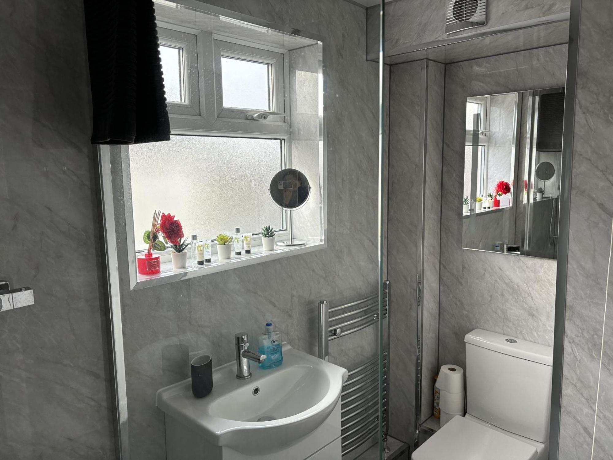 Cosy Corner - 2 Beds, Free Parking, Next To Southampton General Hospital Villa Exterior photo